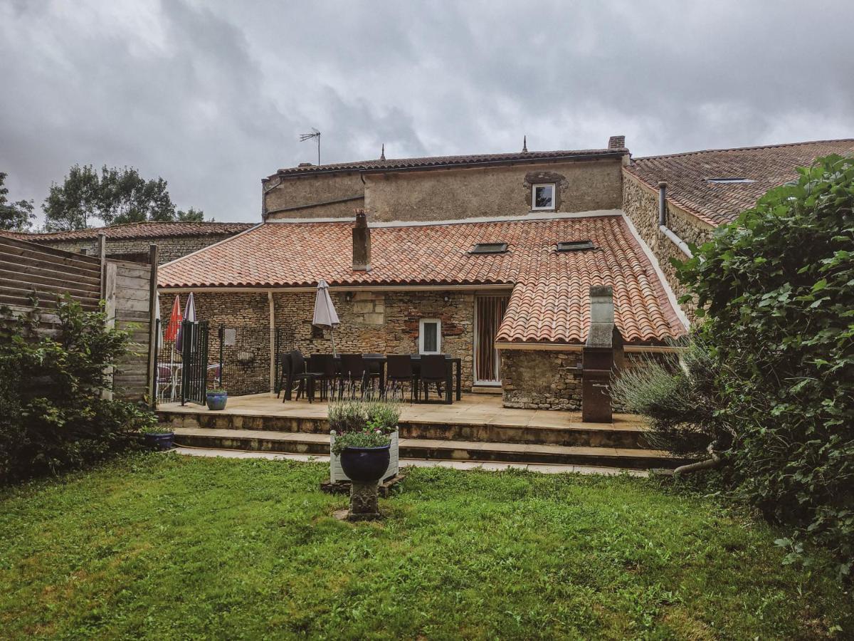 La Laujere Ivie - Gite & Piscine Privative Saint-Hilaire-du-Bois  Eksteriør bilde